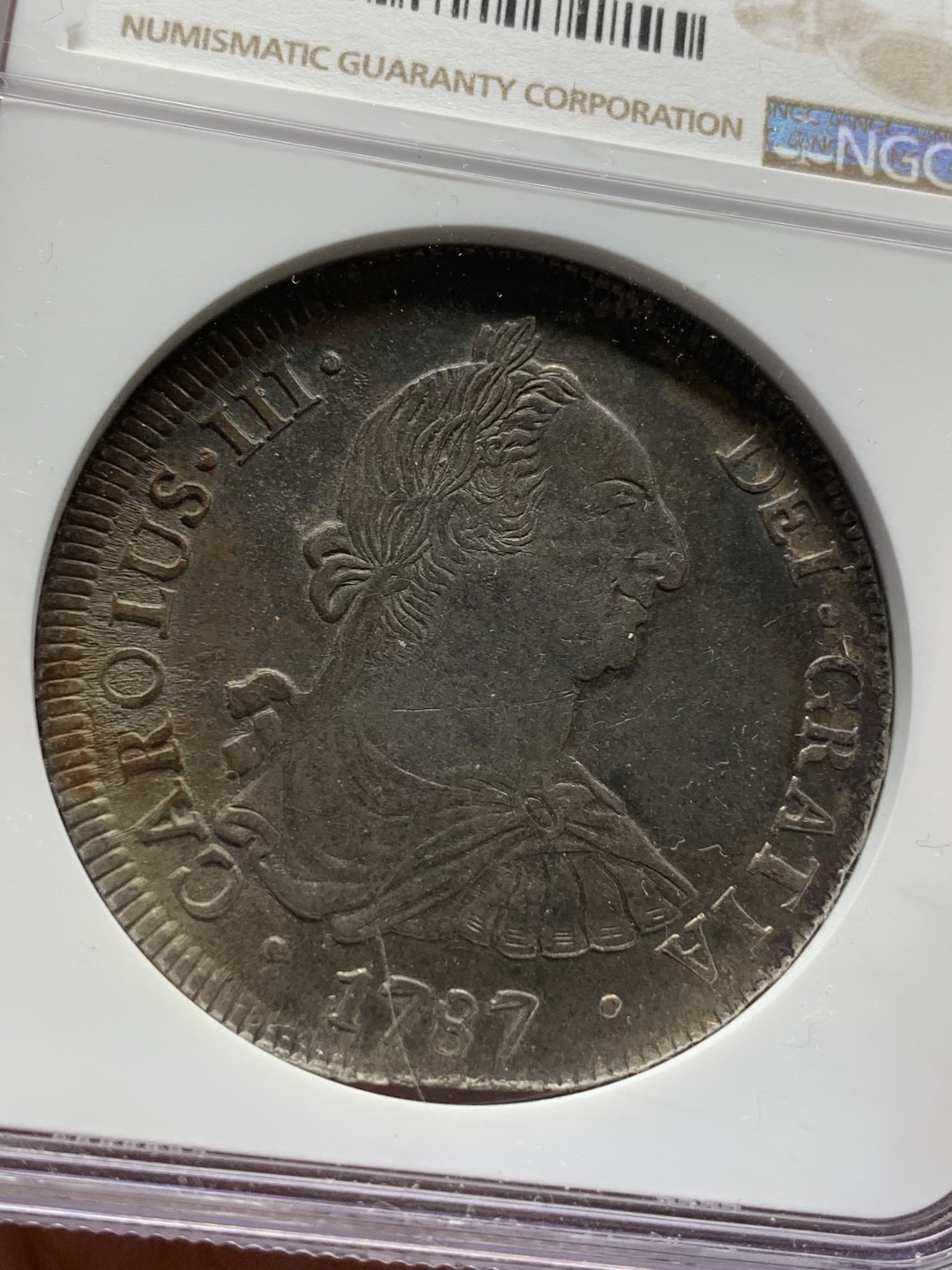 《竞宝斋》第96场-本周日，周一，周四，3场连拍（全场不限金额包邮） NGC UNC 包浆币评级 玻利维亚 1787年 卡三 8里亚尔 双柱 大银币 双面深打均匀 包浆深厚也导致了没分