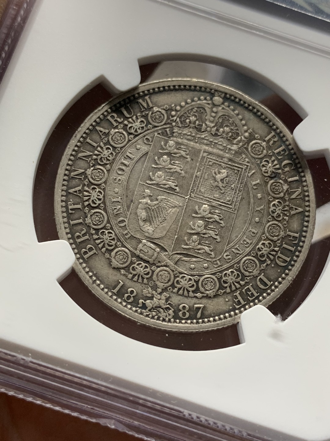 《竞宝斋》第96场-本周日，周一，周四，3场连拍（全场不限金额包邮） NGC-XFD 英国维多利亚 1887年1/2克朗 银币 币面细节清晰磨损少