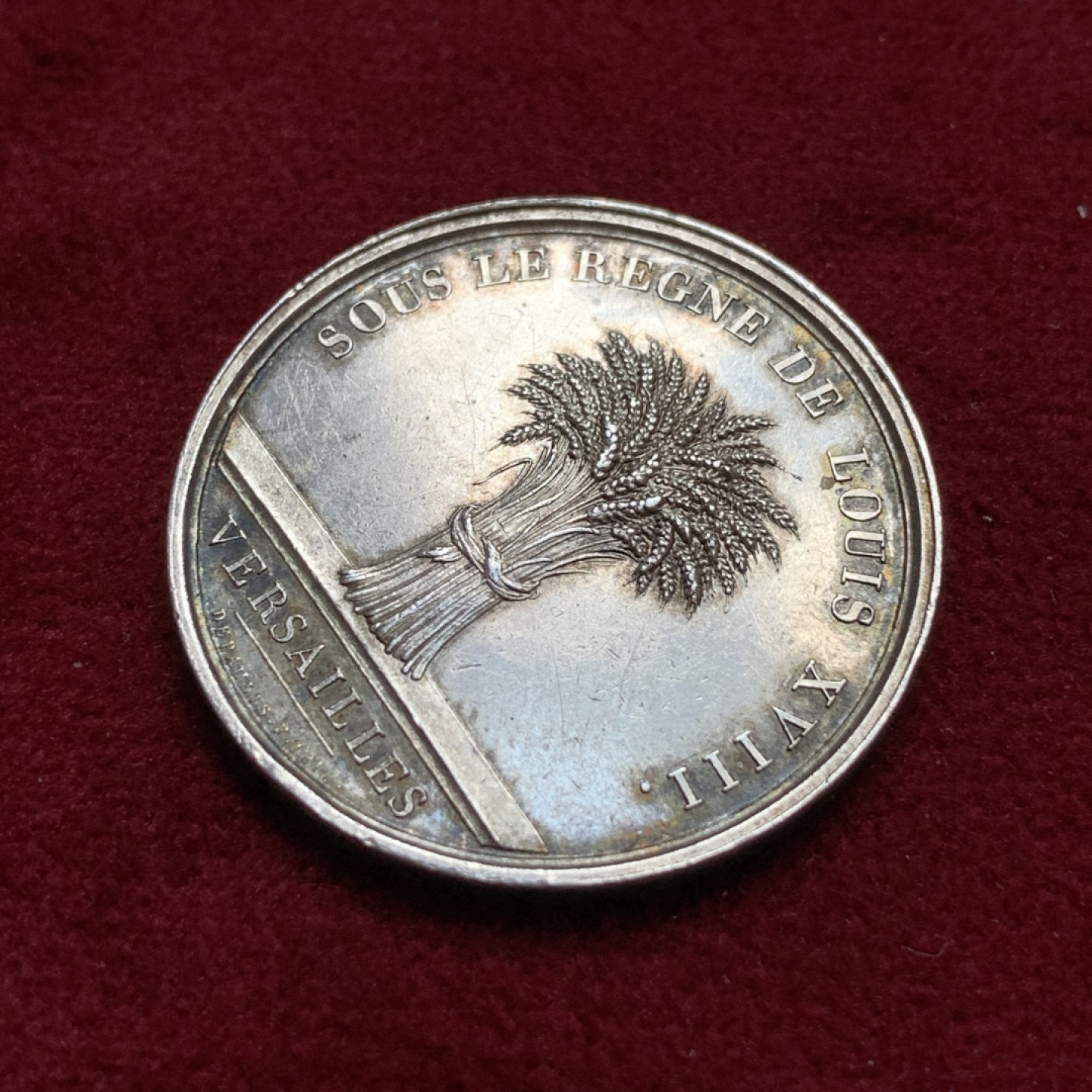 《竞宝斋》第96场-本周日，周一，周四，3场连拍（全场不限金额包邮） 法国农业圆形银代币 早期油灯边铭 29毫米 10.25克