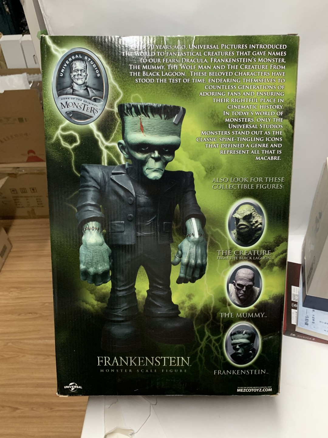 零元拍：初版MEZCO18寸环球怪物宇宙科学怪人弗兰肯潮玩公仔人偶模型，全新未拆。中拍还送价值25元盒乐屋定分卡一套