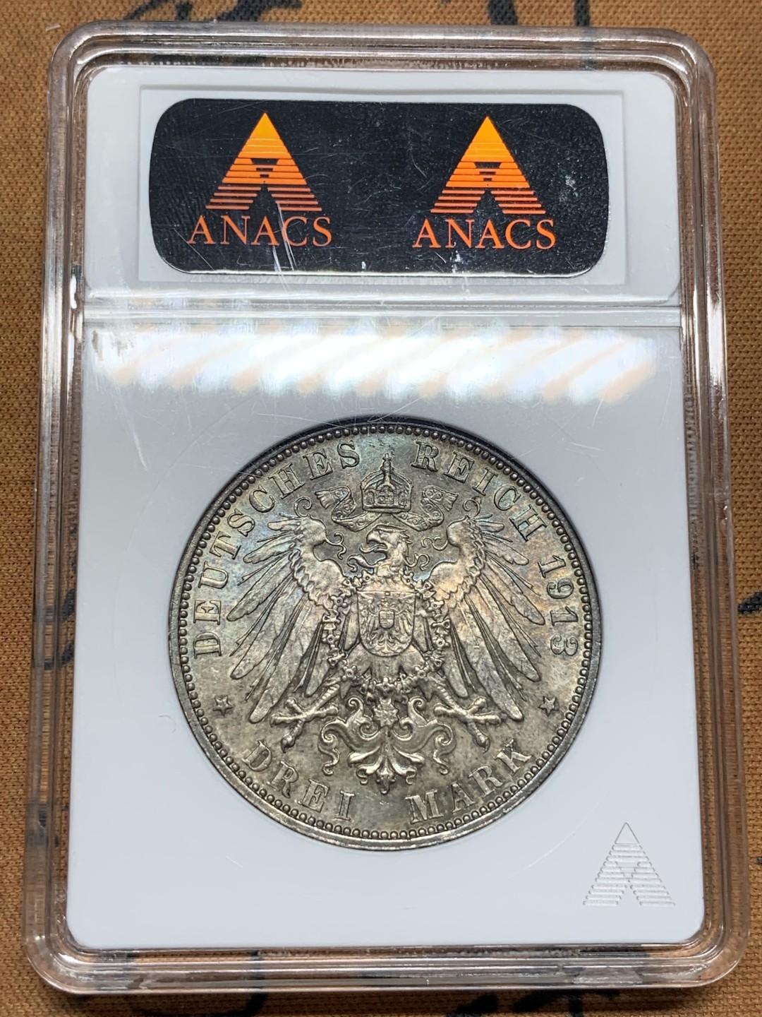 《竞宝斋》第96场-本周日，周一，周四，3场连拍（全场不限金额包邮） ANACS MS65 经典小白盒 德国 1913年 建功碑 3马克银币 五彩包浆