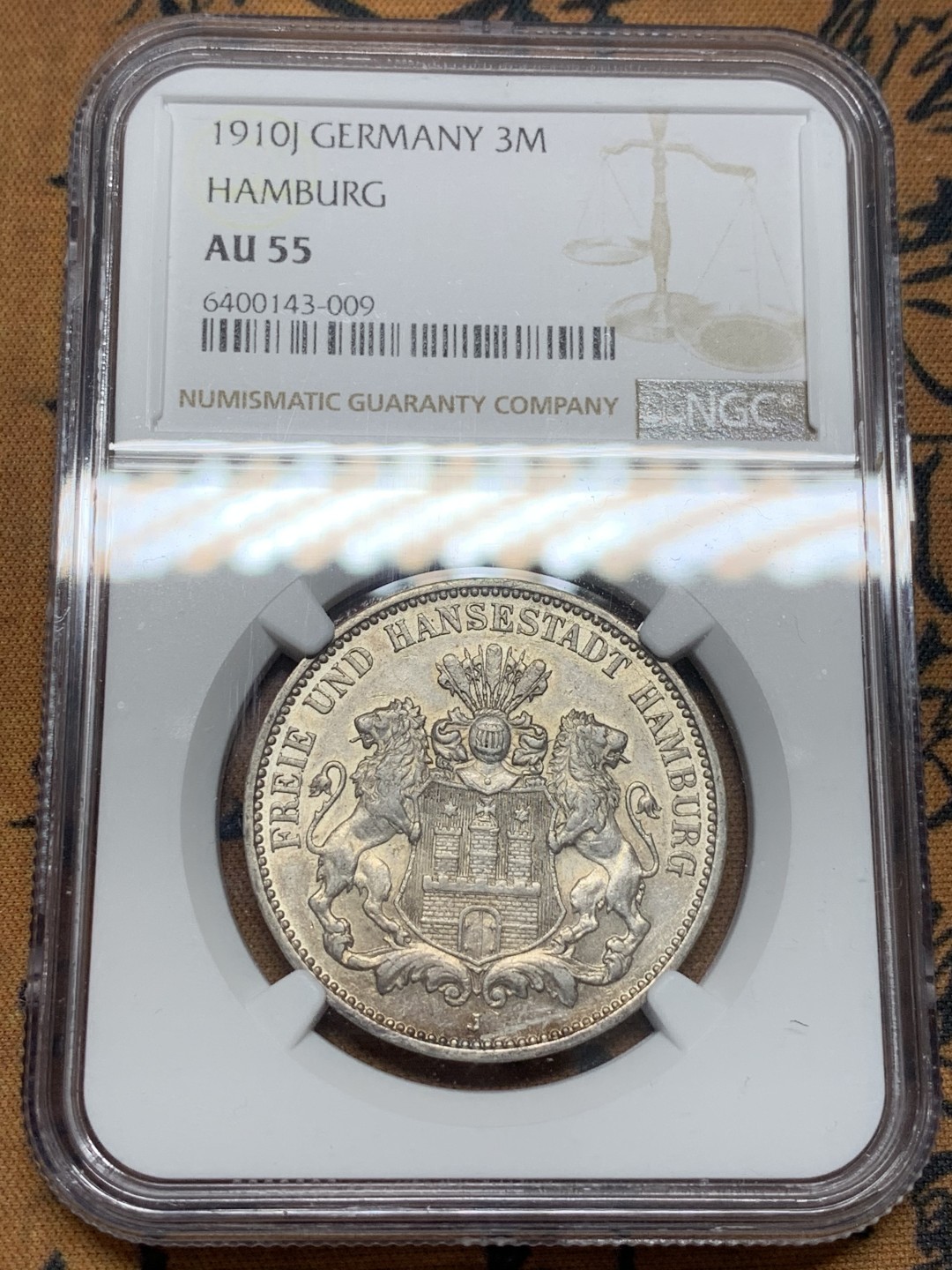 《竞宝斋》第96场-本周日，周一，周四，3场连拍（全场不限金额包邮） NGC AU55，德国，1910年汉堡双狮3马克银币。