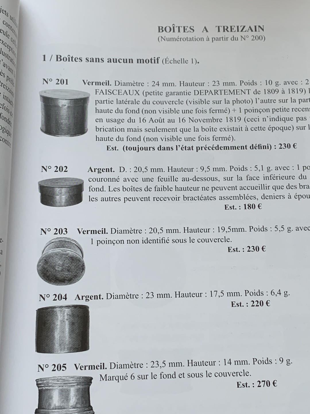 《竞宝斋》第96场-本周日，周一，周四，3场连拍（全场不限金额包邮） 法国 结婚 纪念章 目录 厚达 320页 重达1.6公斤 A4纸大小 亏运费的品种 不过介绍的非常详细 版本众多