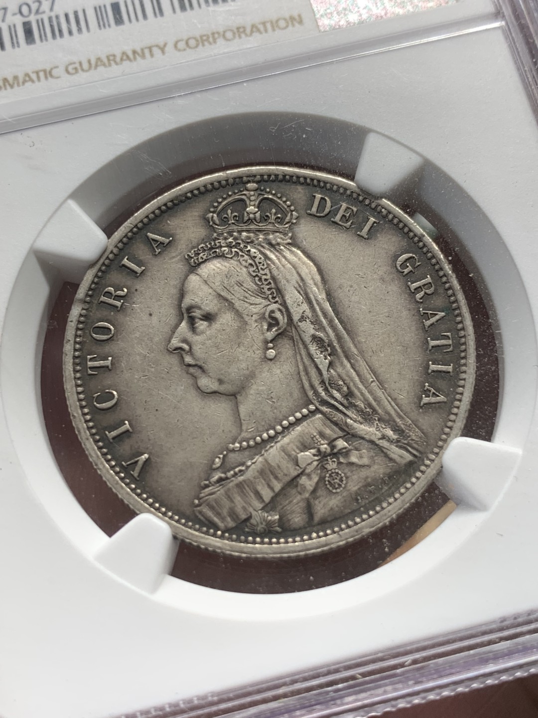 《竞宝斋》第96场-本周日，周一，周四，3场连拍（全场不限金额包邮） NGC-XFD 英国维多利亚 1887年1/2克朗 银币 币面细节清晰磨损少