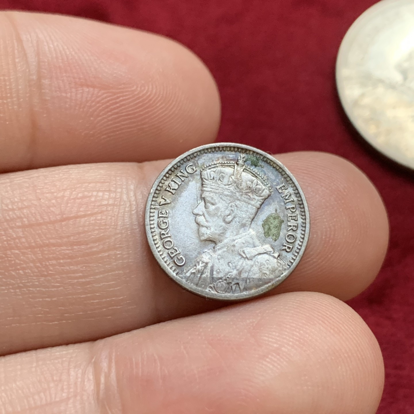 《竞宝斋》第96场-本周日，周一，周四，3场连拍（全场不限金额包邮） 银币两枚  新西兰 1933年半克朗银币+新西兰 1934年 3便士 银币   乔治五世 少见品种