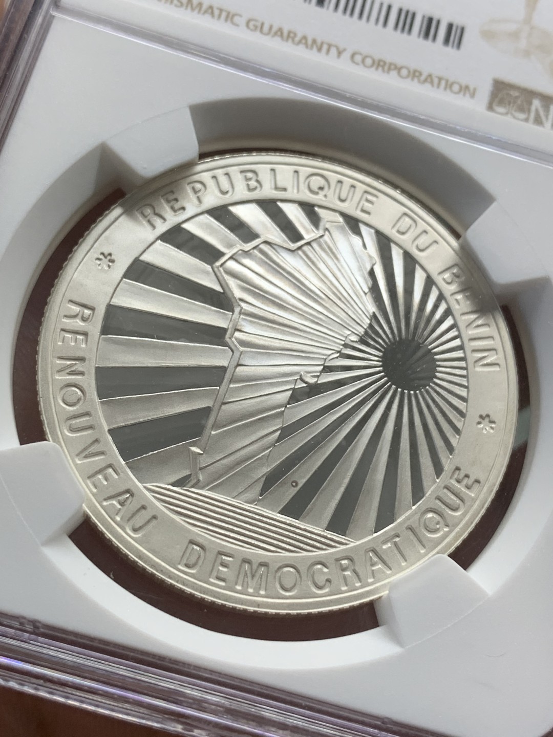 《竞宝斋》第96场-本周日，周一，周四，3场连拍（全场不限金额包邮） NGC PF69 UC 贝宁1992年1000FR 纪念银币 冠军分数 发行量1000枚