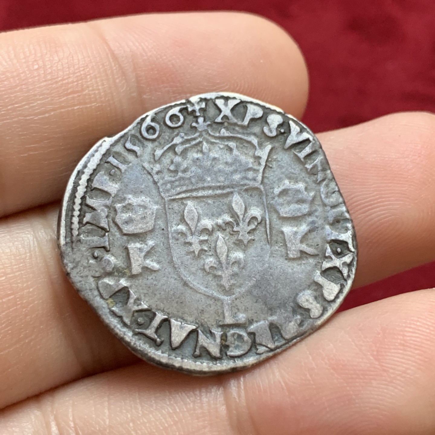 《竞宝斋》第96场-本周日，周一，周四，3场连拍（全场不限金额包邮） 1566年-L 法国 查理九世 teston 9克 银币 背面打制很不错，还能看到光泽