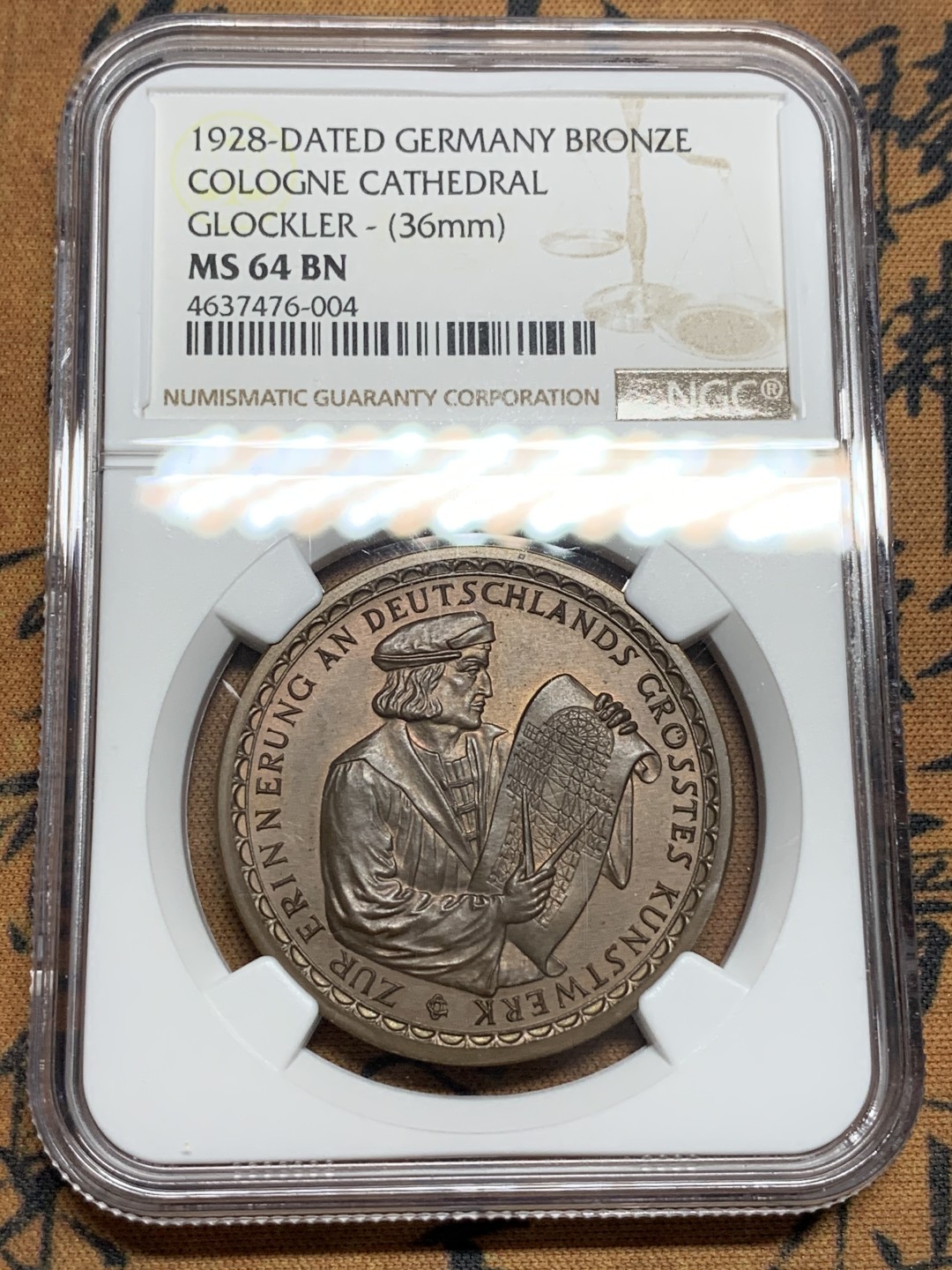 《竞宝斋》第96场-本周日，周一，周四，3场连拍（全场不限金额包邮） NGC MS64 德国1928年科隆大教堂开工680周年纪念铜章 直径36毫米 带原盒 铜的比银的少见