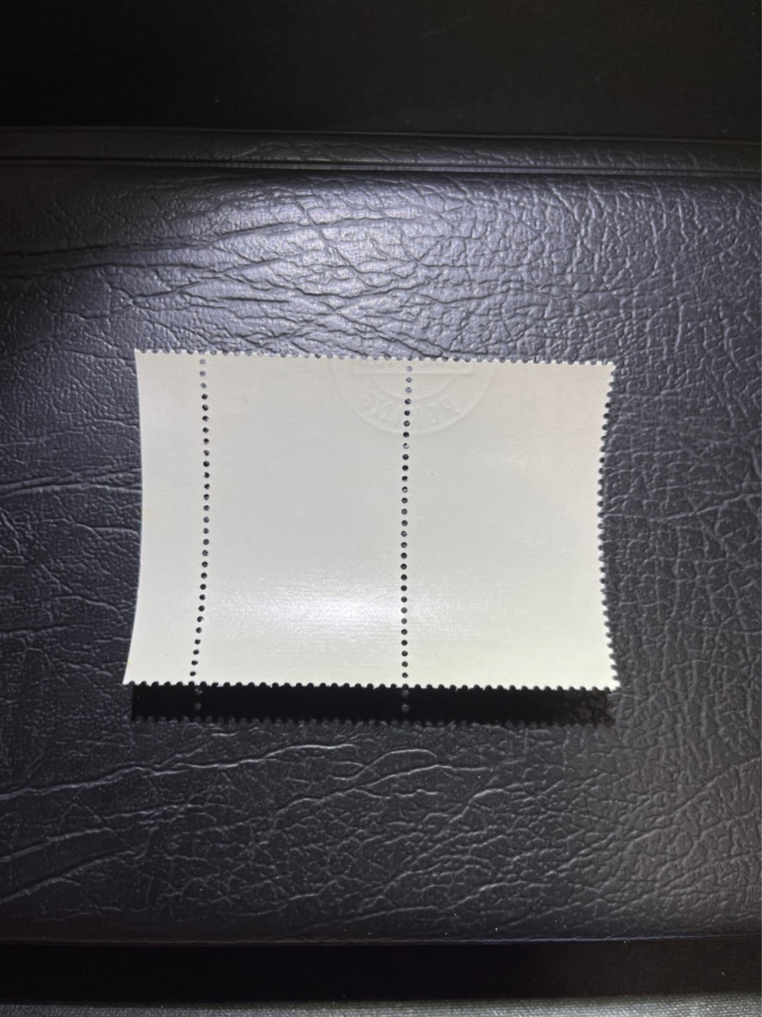 洪涛臻品 精选邮票限时拍卖第三十三期 特68 新安江 4-2盖销，2连满绿色标一组✦钢戳，完美品相✦版撕全品嘎嘎绝，解放初的经典票，整版撕开，面艳胶白，票挺洁净，齿孔完美，收藏评级两相宜，且有色标高附加值边纸。老纪特的版票资源十分稀缺难寻，机会来临时必须抓住。