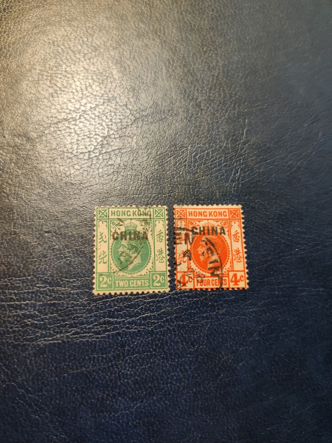 洪涛臻品 精选邮票限时拍卖第三十二期 八国联军时，英国在华租借地发行使用的加盖“CHINA”邮票，邮票背面有防伪水印(图三成交价供参考)。验证过保真，如非真品终生包退，品相自定。百年真品古董，入手大清时期邮票实物的难得机会！
