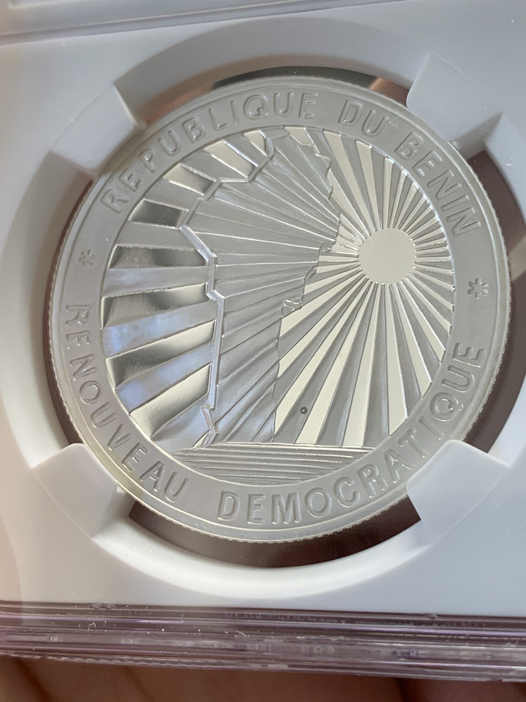 《竞宝斋》第96场-本周日，周一，周四，3场连拍（全场不限金额包邮） NGC PF69 UC 贝宁1992年1000FR 纪念银币 冠军分数 发行量1000枚