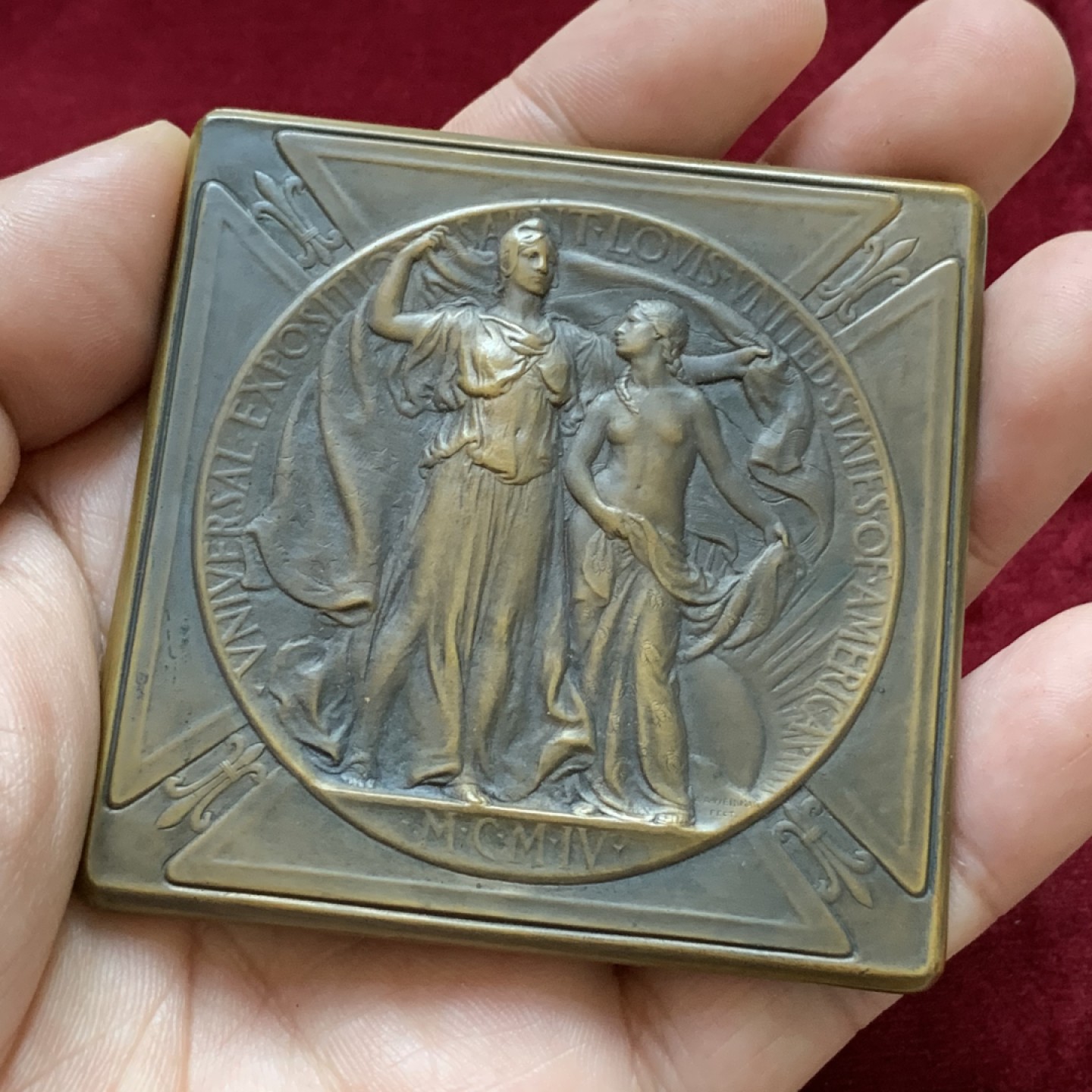 《竞宝斋》第96场-本周日，周一，周四，3场连拍（全场不限金额包邮） 1904年圣路易斯世博会银牌奖章 百年浓郁包浆，带原盒难得，发行量11550枚