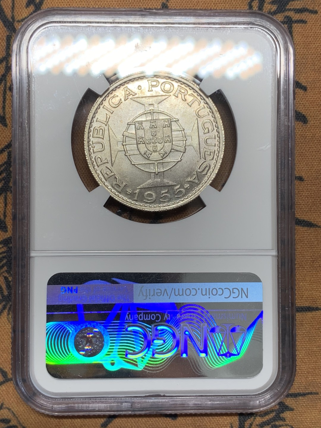 《竞宝斋》第96场-本周日，周一，周四，3场连拍（全场不限金额包邮） NGC MS65 葡属安哥拉1955年20埃斯库多银币 高分好品