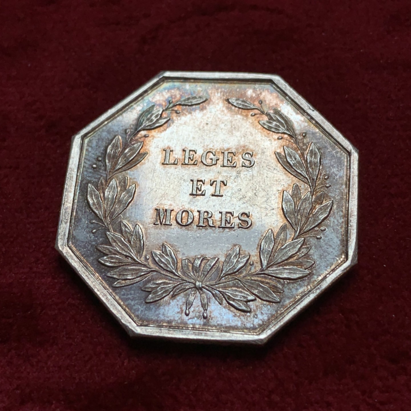 《竞宝斋》第96场-本周日，周一，周四，3场连拍（全场不限金额包邮） 法国八角银代币 原光淡彩 早期手指铭 30毫米 11.3克