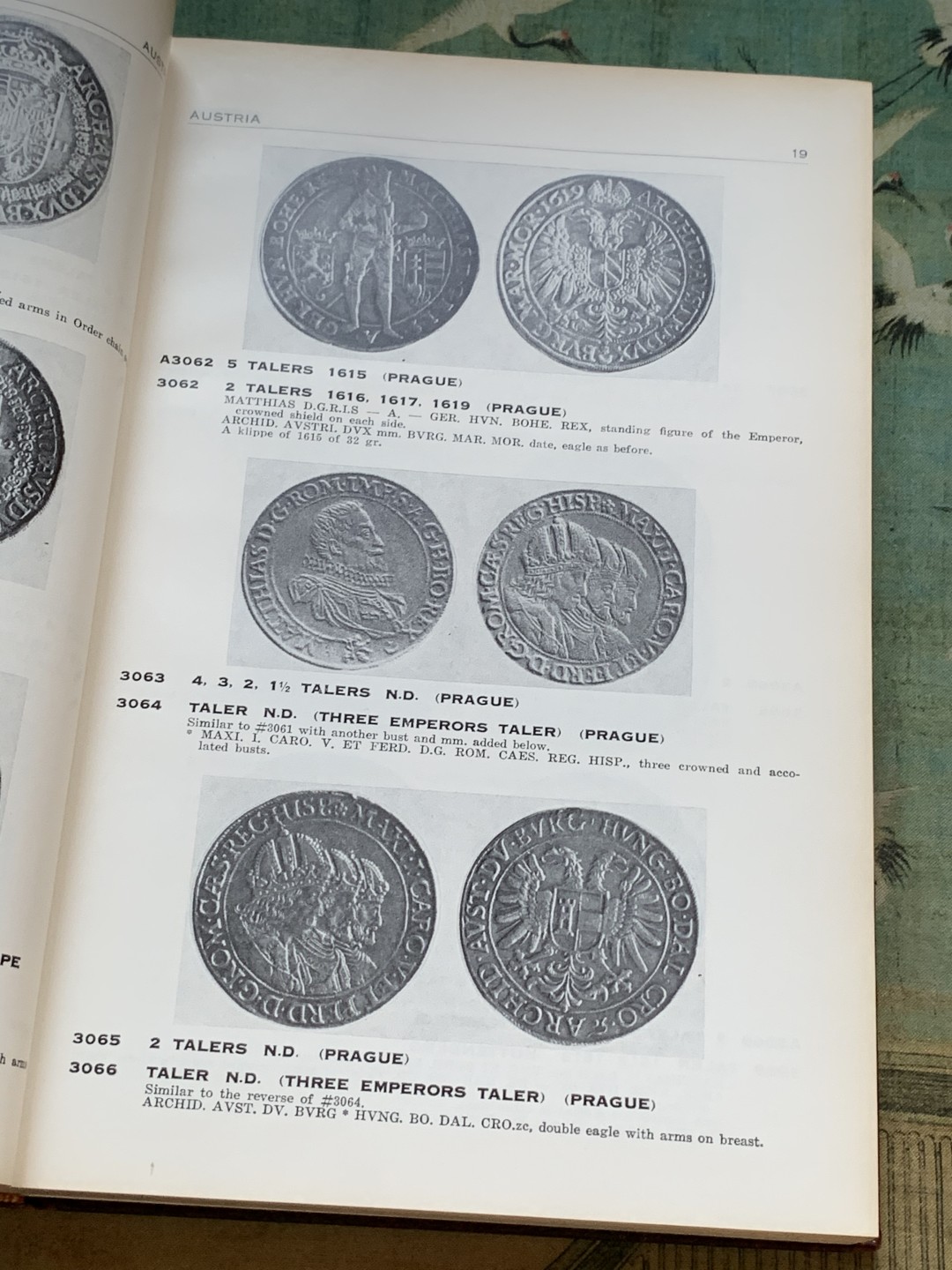 《竞宝斋》第96场-本周日，周一，周四，3场连拍（全场不限金额包邮） 达文波特 欧洲克朗1600-1700 达文波特目录最少版本 厚达630页