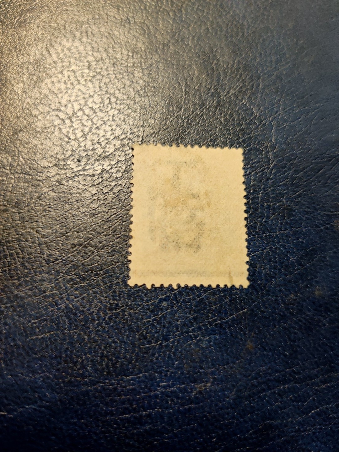 洪涛臻品 精选邮票限时拍卖第七十期 比大清官方邮票还早的老古董！上海地方发行的邮票，邮票背面有防伪水印。验证过保真，如非真品终生包退，品相自定。百年真品古董，入手大清时期邮票实物的难得机会！