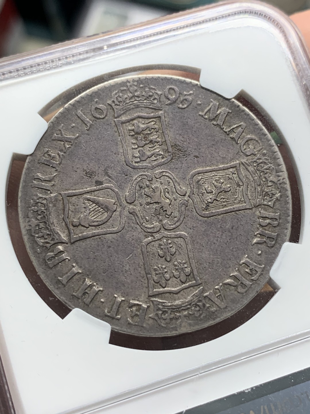 《竞宝斋》第96场-本周日，周一，周四，3场连拍（全场不限金额包邮） NGC XF45 英国  1695年 威廉三世 克朗 大银币 有分太难了 通货基本F的存在  这个45分难得