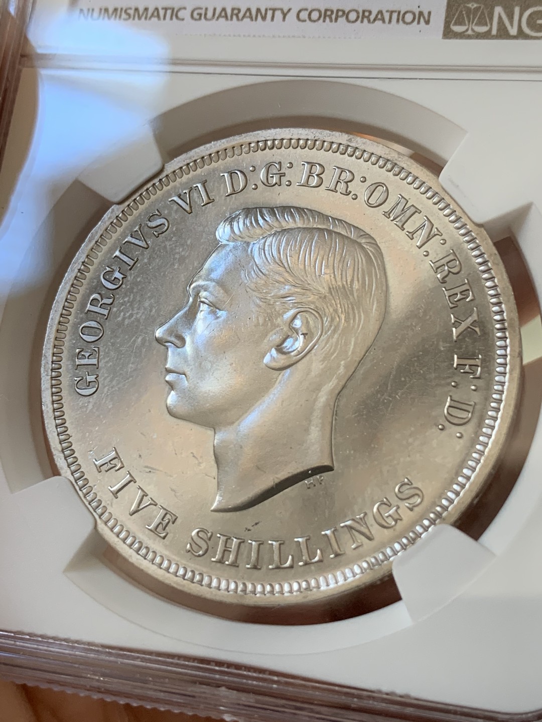 《竞宝斋》第96场-本周日，周一，周四，3场连拍（全场不限金额包邮） NGC-PL64 英国1951年乔治六世1克朗大镍币，最后的马剑。强镜面底板，经典圣乔治屠龙