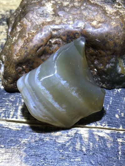 天然戈壁阿拉善糖料玛瑙原石吊坠一个， - 天然戈壁阿拉善糖料玛瑙原石吊坠一个，