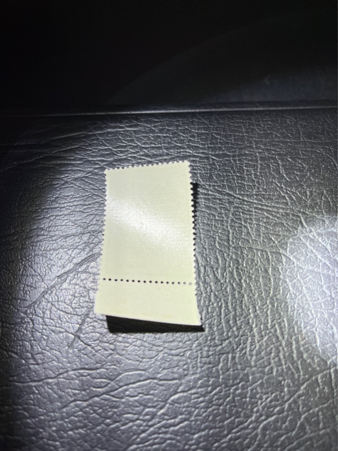 洪涛臻品 精选邮票限时拍卖第三十三期 特63青铜器8-3盖销 带边纸，色圈一枚 ✦总筋✦全品嘎嘎绝，老纪特精品三俗稀缺，ASG95分新票拍卖价8000多元，版撕全品盖销注意捡漏。解放初的经典票，整版撕开，面艳胶白，票挺洁净，齿孔完美，收藏评级两相宜，且有高附加值边纸。老纪特的版票资源十分稀缺难寻，机会来临时必须抓住。