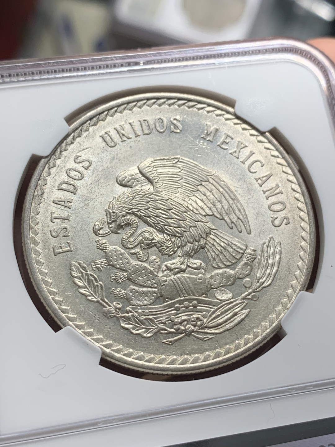 《竞宝斋》第96场-本周日，周一，周四，3场连拍（全场不限金额包邮） NGC-MS62 墨西哥1948年 印第安人头像 5比索 大银币 原光好品 这东西现在涨的太多了