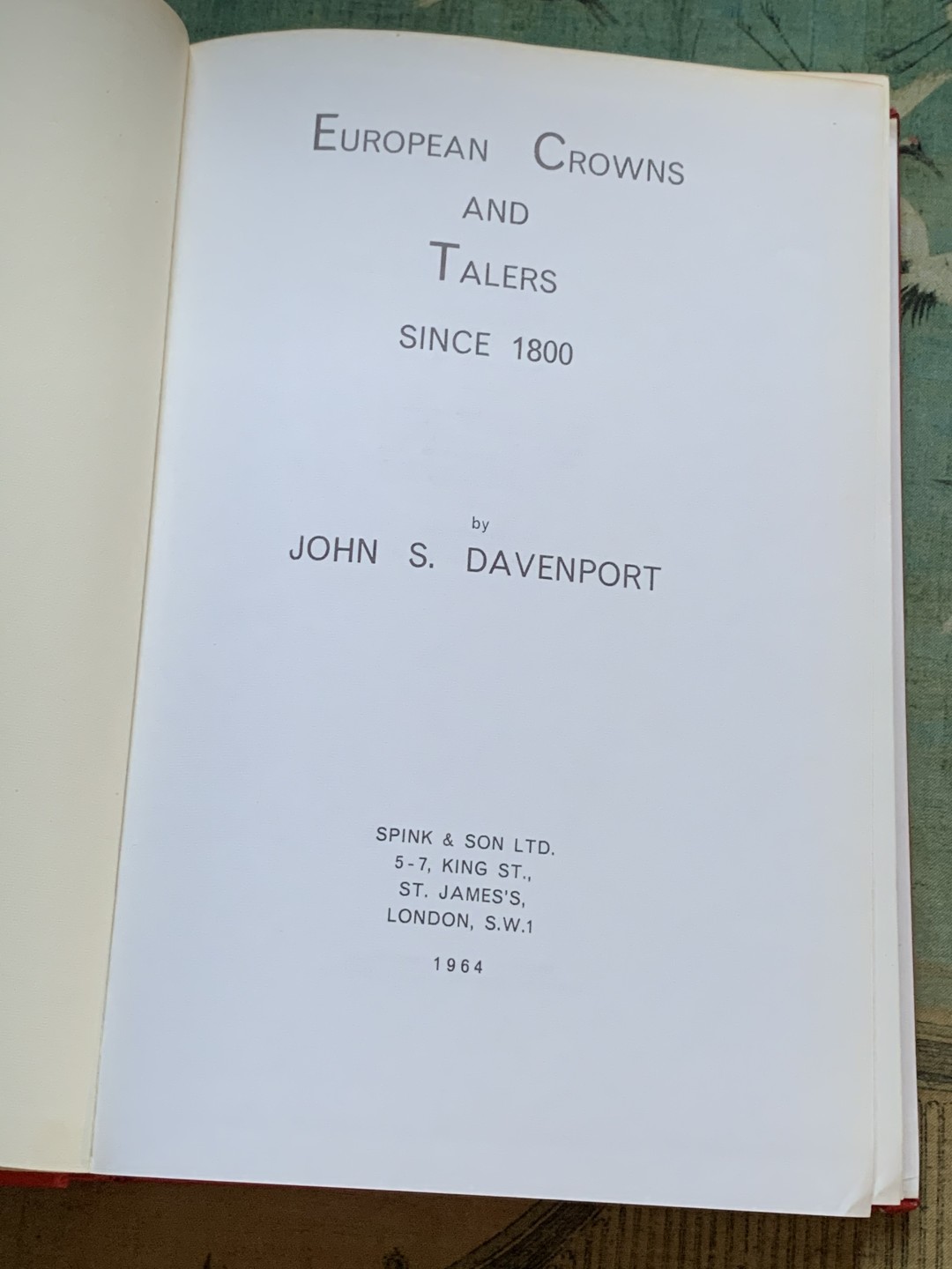 《竞宝斋》第96场-本周日，周一，周四，3场连拍（全场不限金额包邮） 达文波特 目录 欧洲克朗1800至今 400多页的目录 绝版印刷