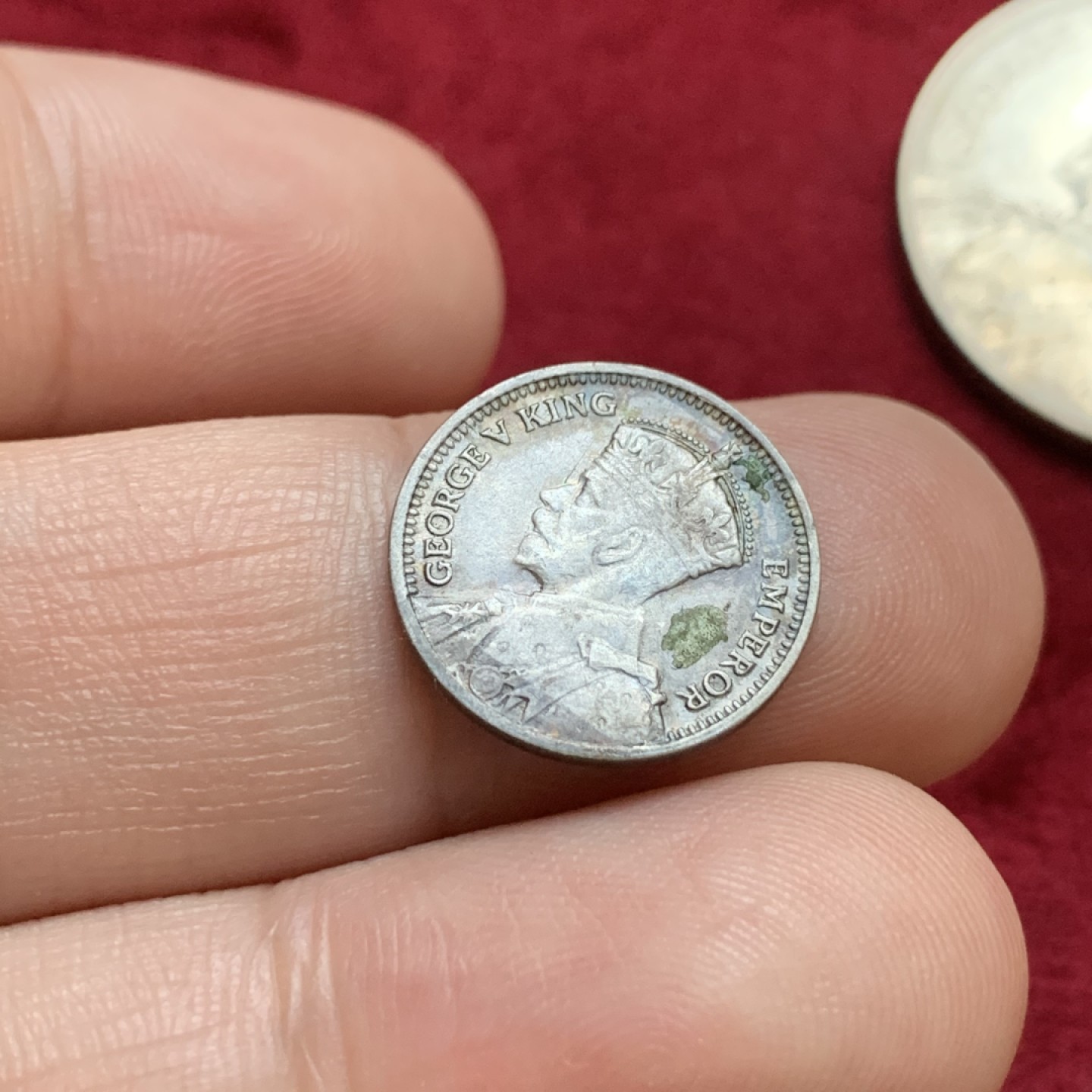 《竞宝斋》第96场-本周日，周一，周四，3场连拍（全场不限金额包邮） 银币两枚  新西兰 1933年半克朗银币+新西兰 1934年 3便士 银币   乔治五世 少见品种