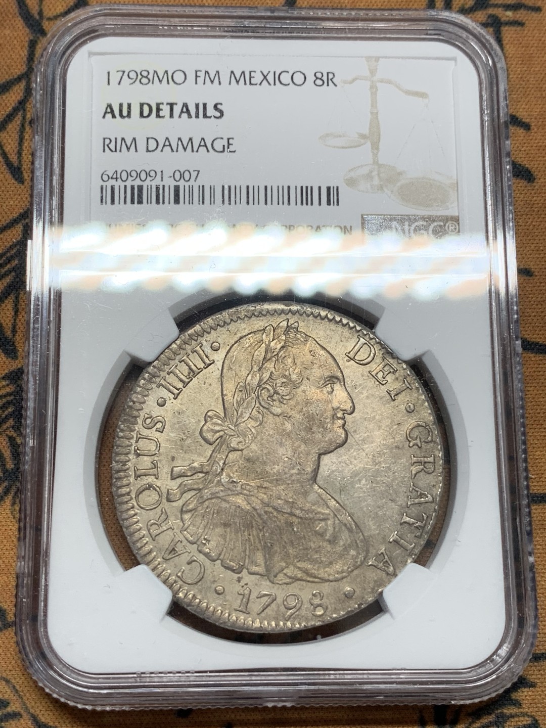 《竞宝斋》第96场-本周日，周一，周四，3场连拍（全场不限金额包邮） NGC AU 墨西哥 1798年 卡四 8里亚尔 双柱大银币 双面深打 带包浆