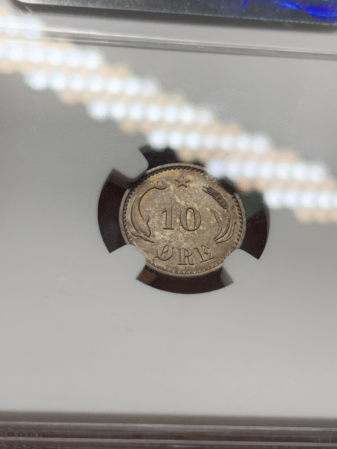 《竞宝斋》第96场-本周日，周一，周四，3场连拍（全场不限金额包邮） NGC MS64 丹麦 1905年 10ORE 银币 双面深彩包浆 细节非常好 海豚灵动