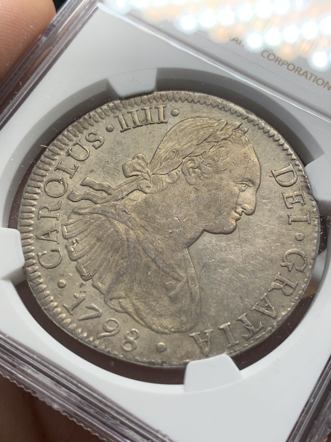 《竞宝斋》第96场-本周日，周一，周四，3场连拍（全场不限金额包邮） NGC AU 墨西哥 1798年 卡四 8里亚尔 双柱大银币 双面深打 带包浆