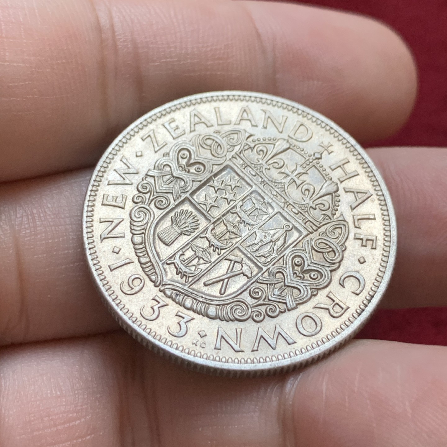 《竞宝斋》第96场-本周日，周一，周四，3场连拍（全场不限金额包邮） 银币两枚  新西兰 1933年半克朗银币+新西兰 1934年 3便士 银币   乔治五世 少见品种