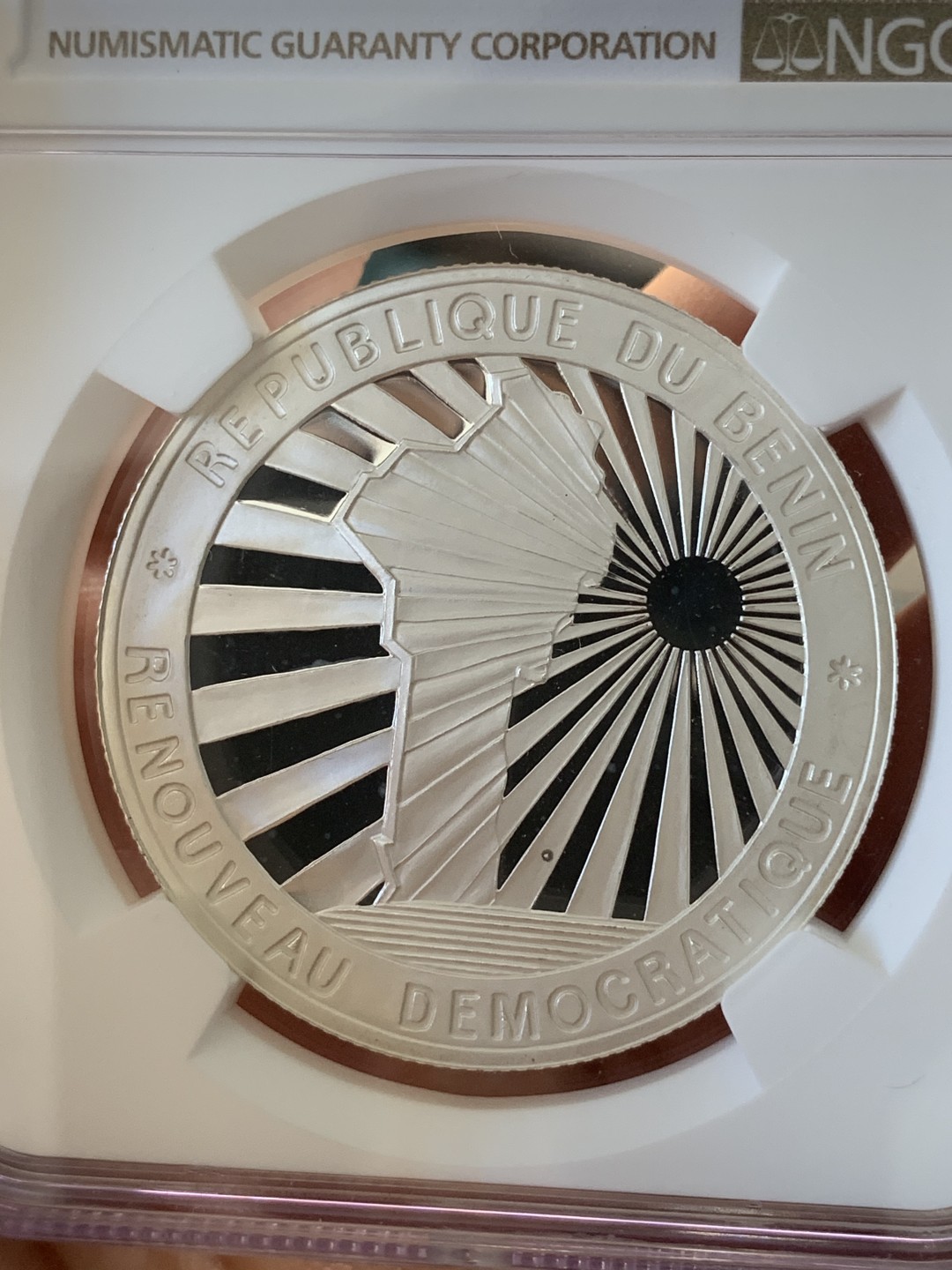 《竞宝斋》第96场-本周日，周一，周四，3场连拍（全场不限金额包邮） NGC PF69 UC 贝宁1992年1000FR 纪念银币 冠军分数 发行量1000枚