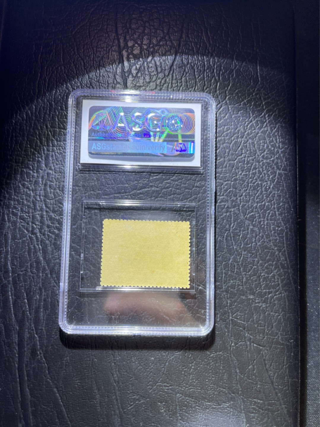 洪涛臻品 精选邮票限时拍卖第三十三期 宣统登基7分新  ASG80OG，筋票，撕大块送评，比某涌网能买到的普通全品状态好，105号最新出的极严评高配版80分。 清代宣统邮票发行量仅100万套，历时久远，战乱动荡与自然条件的变迁后，留存至今带有原胶的已经且无贴的已经寥寥无几，这其中能评到85分属于百里挑一的品相。 评级资源枯竭，随时大涨，注意捡漏