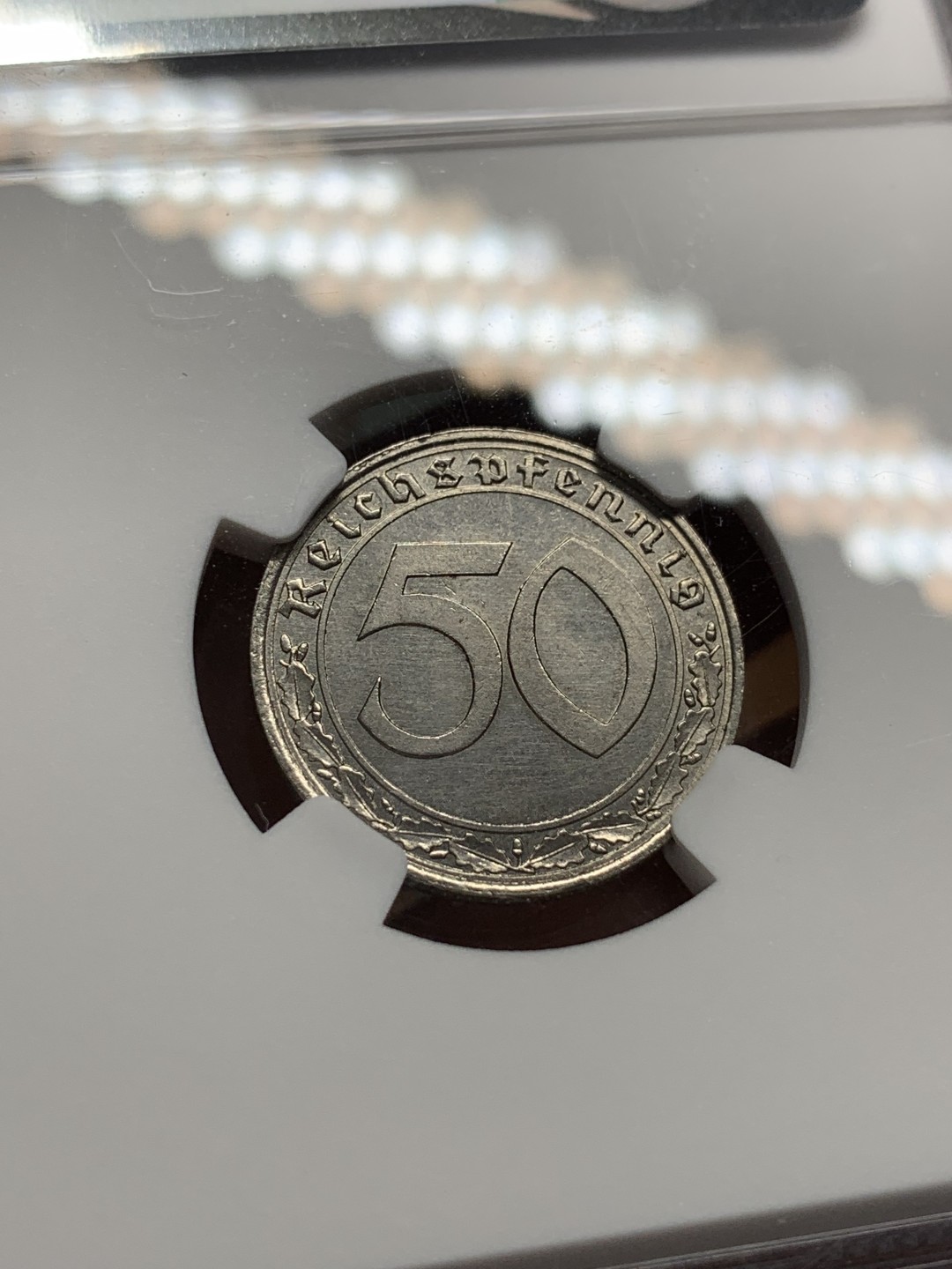 《竞宝斋》第96场-本周日，周一，周四，3场连拍（全场不限金额包邮） NGC UNC 德三 1939A 50芬尼 镍币 因为回炉造武器存世稀少 固也叫坦克币 此币存世少