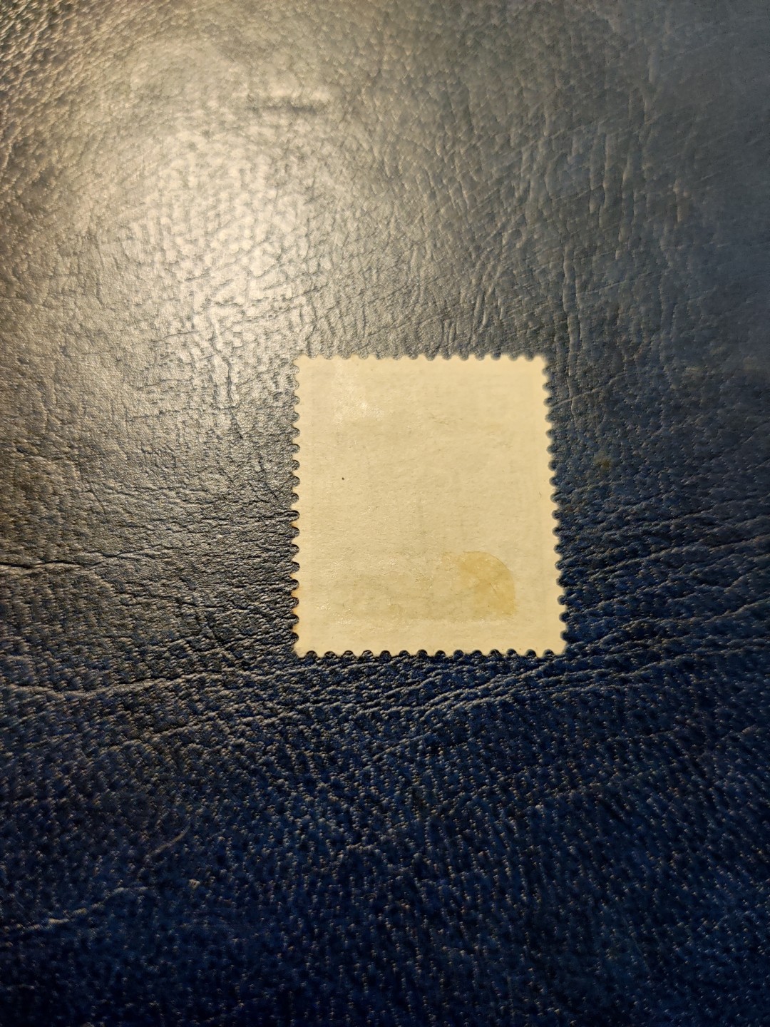 洪涛臻品 精选邮票限时拍卖第三十二期 八国联军侵华时租借地发行的邮票，德国占领胶州的邮票（图3谨供参考）。验证过保真，如非真品终生包退，品相自定。百年真品古董，入手大清时期邮票实物的难得机会！