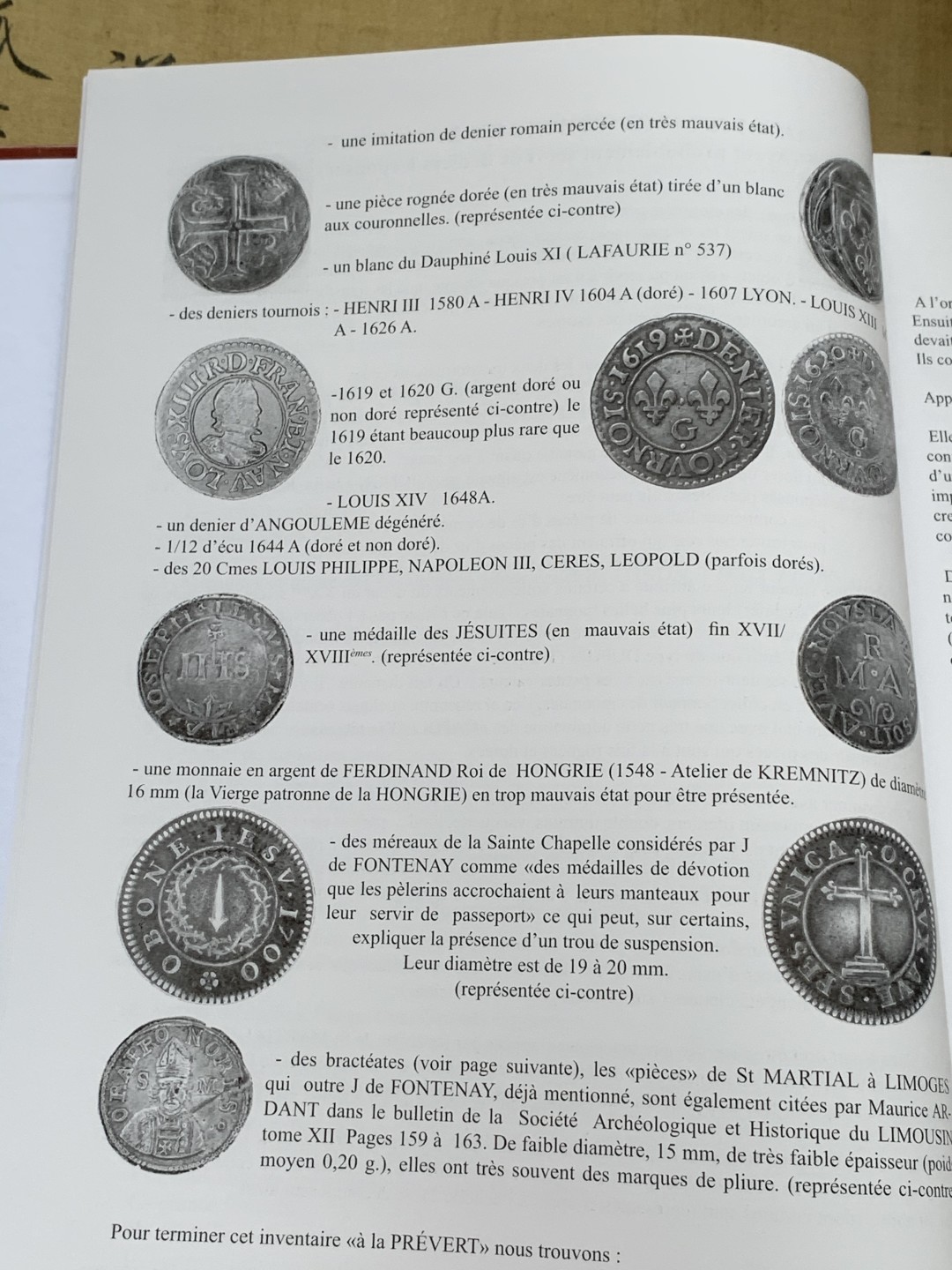 《竞宝斋》第96场-本周日，周一，周四，3场连拍（全场不限金额包邮） 法国 结婚 纪念章 目录 厚达 320页 重达1.6公斤 A4纸大小 亏运费的品种 不过介绍的非常详细 版本众多