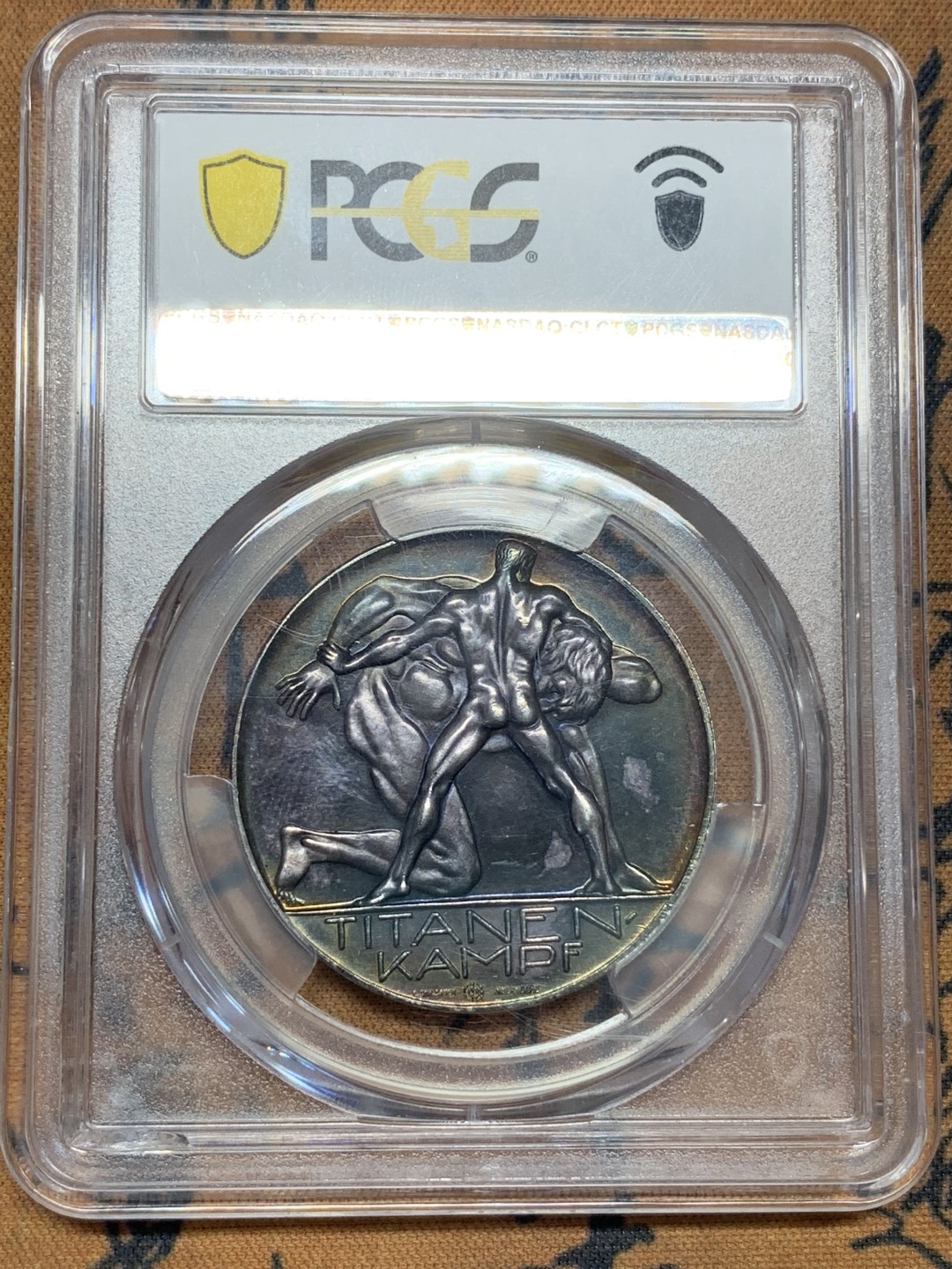 《竞宝斋》第96场-本周日，周一，周四，3场连拍（全场不限金额包邮） PCGS SP63德国1914年兴登堡五彩坦能堡东线战役大胜纪念银章 背面大卫与歌利亚在博弈代表3000年前出自圣经《旧约》中的故事片段，代表弱者完成战胜强者的不可能的奇迹。（P封面第一展示的唯一冠军分）