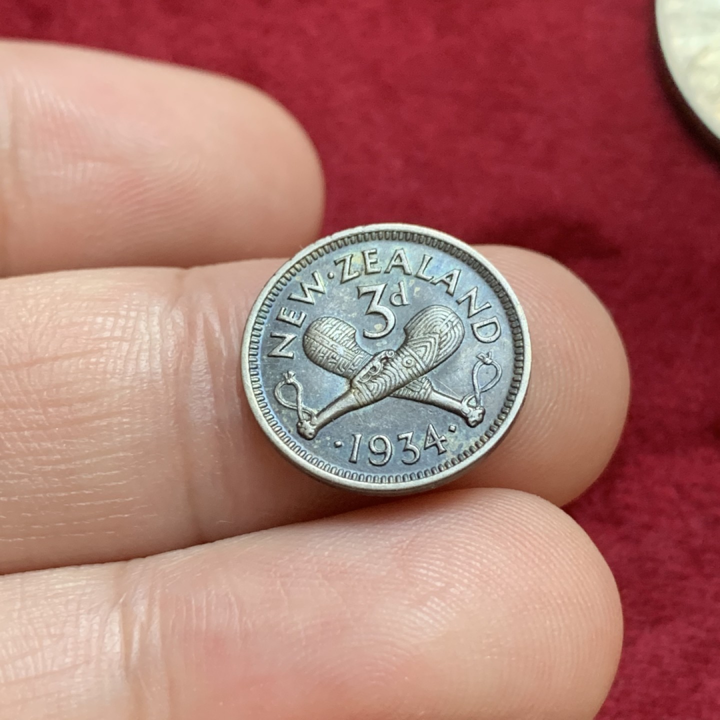 《竞宝斋》第96场-本周日，周一，周四，3场连拍（全场不限金额包邮） 银币两枚  新西兰 1933年半克朗银币+新西兰 1934年 3便士 银币   乔治五世 少见品种