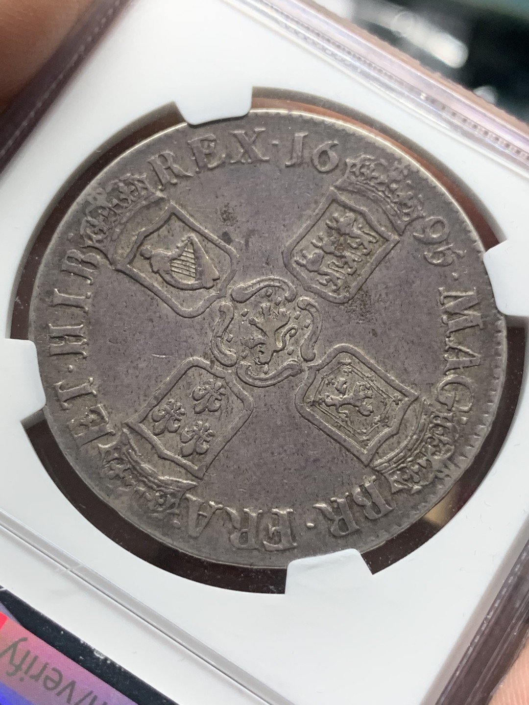 《竞宝斋》第96场-本周日，周一，周四，3场连拍（全场不限金额包邮） NGC XF45 英国  1695年 威廉三世 克朗 大银币 有分太难了 通货基本F的存在  这个45分难得