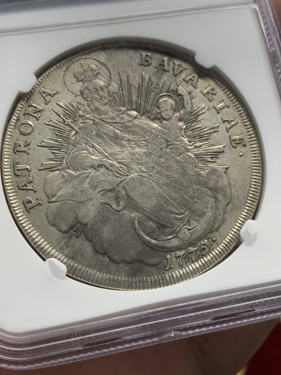 《竞宝斋》第96场-本周日，周一，周四，3场连拍（全场不限金额包邮） NGC AU50德国巴伐利亚1775年马克西米利安抱婴泰勒银币