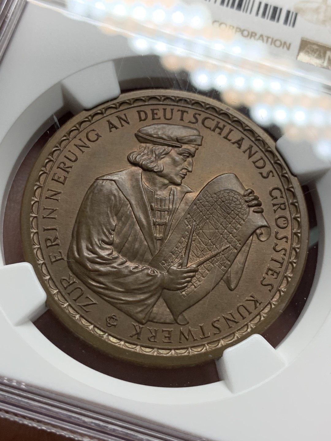 《竞宝斋》第96场-本周日，周一，周四，3场连拍（全场不限金额包邮） NGC MS64 德国1928年科隆大教堂开工680周年纪念铜章 直径36毫米 带原盒 铜的比银的少见