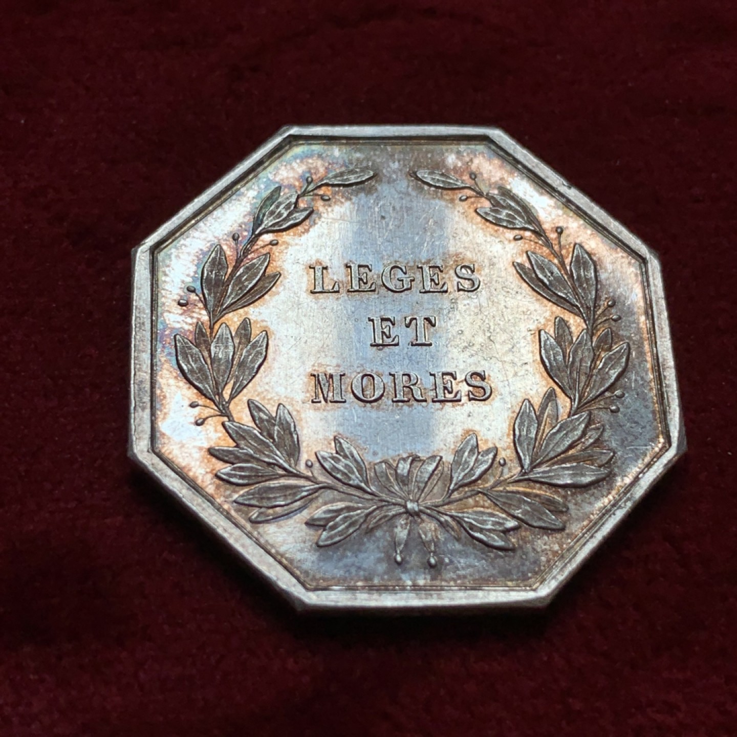 《竞宝斋》第96场-本周日，周一，周四，3场连拍（全场不限金额包邮） 法国八角银代币 原光淡彩 早期手指铭 30毫米 11.3克