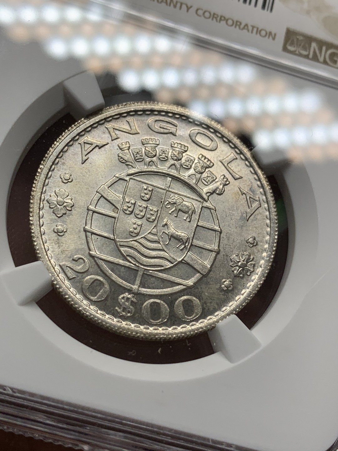 《竞宝斋》第96场-本周日，周一，周四，3场连拍（全场不限金额包邮） NGC MS65 葡属安哥拉1955年20埃斯库多银币 高分好品