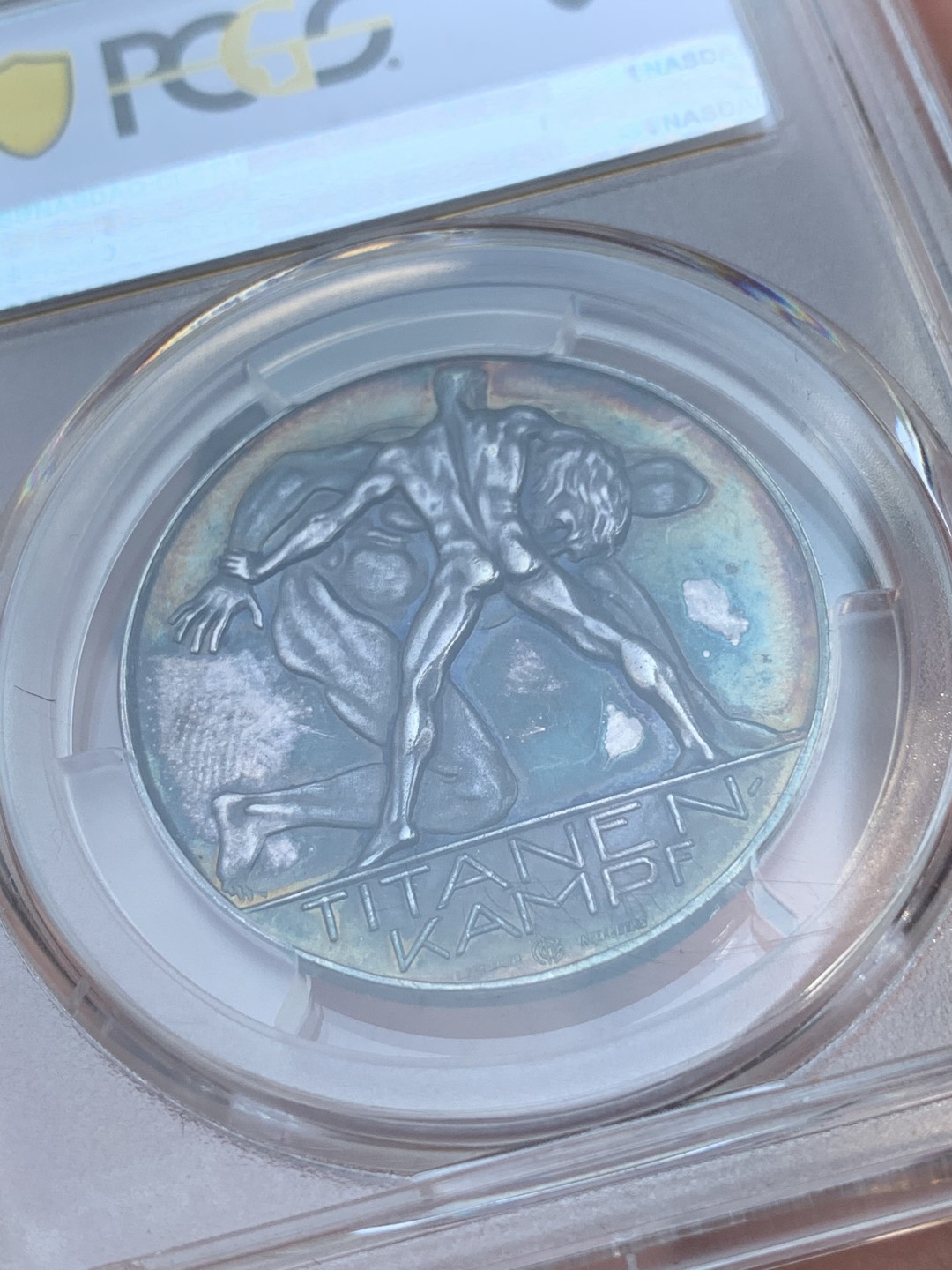 《竞宝斋》第96场-本周日，周一，周四，3场连拍（全场不限金额包邮） PCGS SP63德国1914年兴登堡五彩坦能堡东线战役大胜纪念银章 背面大卫与歌利亚在博弈代表3000年前出自圣经《旧约》中的故事片段，代表弱者完成战胜强者的不可能的奇迹。（P封面第一展示的唯一冠军分）