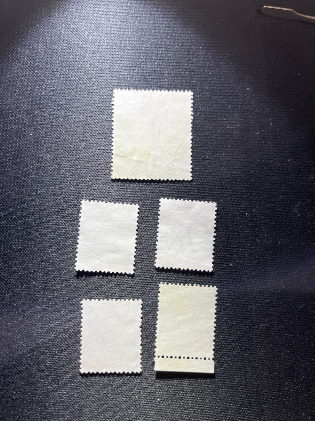 洪涛臻品 精选邮票限时拍卖第三十二期 香港邮票几枚，喜欢不要错过…上品