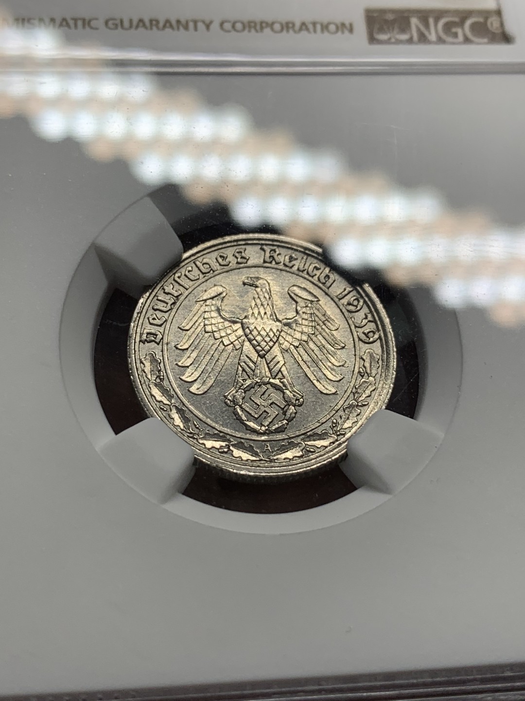 《竞宝斋》第96场-本周日，周一，周四，3场连拍（全场不限金额包邮） NGC UNC 德三 1939A 50芬尼 镍币 因为回炉造武器存世稀少 固也叫坦克币 此币存世少