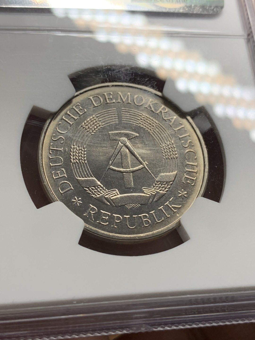 《竞宝斋》第96场-本周日，周一，周四，3场连拍（全场不限金额包邮） NGC MS66 东德1969年5马克 白铜少见 冠军分数