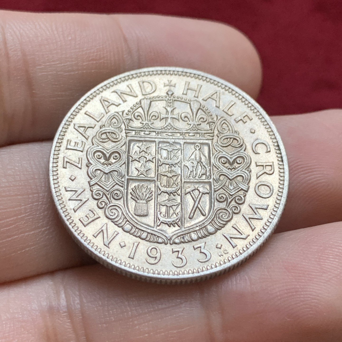 《竞宝斋》第96场-本周日，周一，周四，3场连拍（全场不限金额包邮） 银币两枚  新西兰 1933年半克朗银币+新西兰 1934年 3便士 银币   乔治五世 少见品种