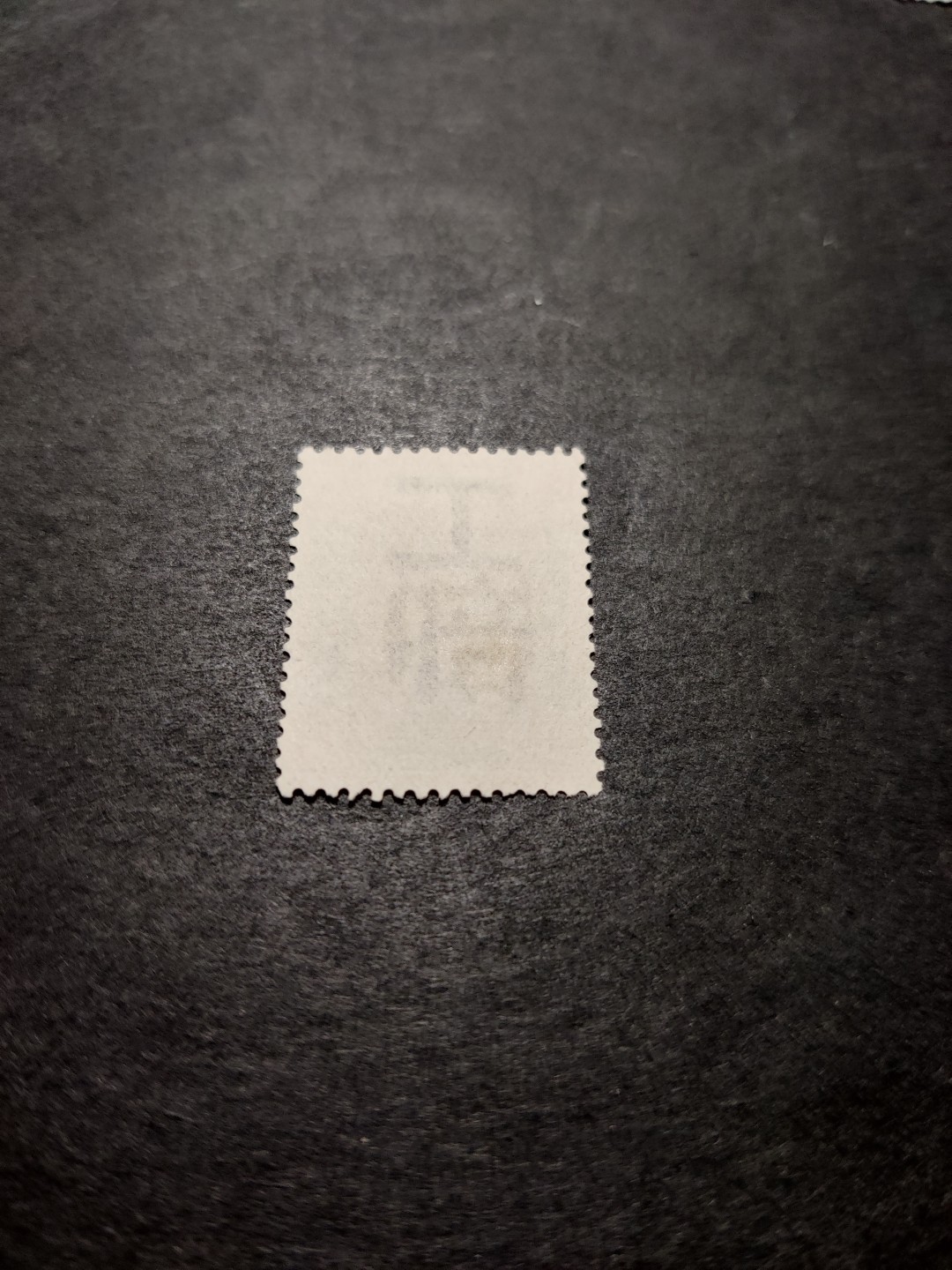 洪涛臻品 精选邮票限时拍卖第三十四期 比大清龙票还早的邮票，上海地方邮票，半分，面艳背白品好，水印清晰漂亮！终身保真！放心入手保真清朝时期文物邮票的机会！