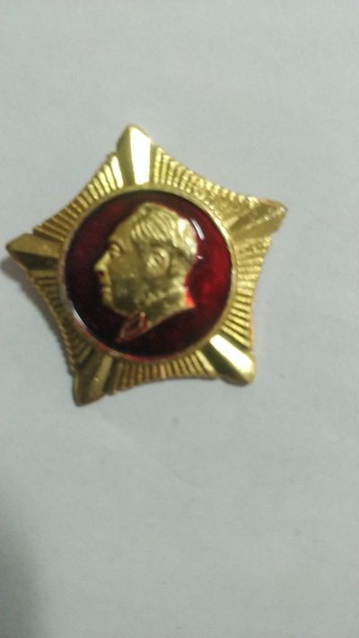 春节放漏，红色记忆，起拍价和佣金都是1.88元 - 非常稀少的毛主席纪念章1枚